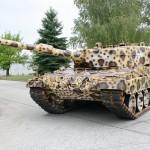 Kampfpanzer Leopard 2 A4 im Sonderanstrich "Leopardine" © PzBrig15 Kampfpanzer Leopard 2 A4 im Sonderanstrich "Leopardine"