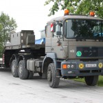 Sattelzugmaschine ÖAF 33.403 DFAS mit Tiefladesattelaufleger TMPL für zwei Schützenpanzer oder eine M-109 Panzerhaubitze © PzBrig15 Sattelzugmaschine ÖAF 33.403 DFAS mit Tiefladesattelaufleger TMPL