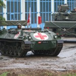 Die Absturzstelle ist gesichert. Nun kann der Sanitätspanzer die Verletzten evakuieren © PzBrig15 Sanitätsschützenpanzer SPzA1 San
