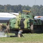 023 - Die Rebellen verfügen auch über einen Schützenpanzer BMP-2 (BVP-2) Schützenpanzer BMP-2 (BVP-2)
