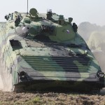 098 - Vollbremsung mit dem BMP-2 (BVP-2) Schützenpanzer BMP-2 (BVP-2 - Bojové Vozidlo Pěchoty)