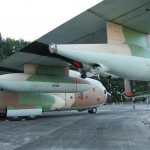 064 - Die KC-130H trägt zwei Luftbetankungs-Pods an den äußeren und zwei Zusatztanks an den inneren Außenlaststationen Lockheed KC-130H Karnaf (Hercules), Israeli Air Force, Kennung 436