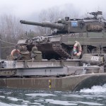 Kampfpanzer Leopard 2A4 auf der 60 Tonnen Fähre