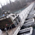 Radpanzer Pandur A1 auf der Schwimmbrücke