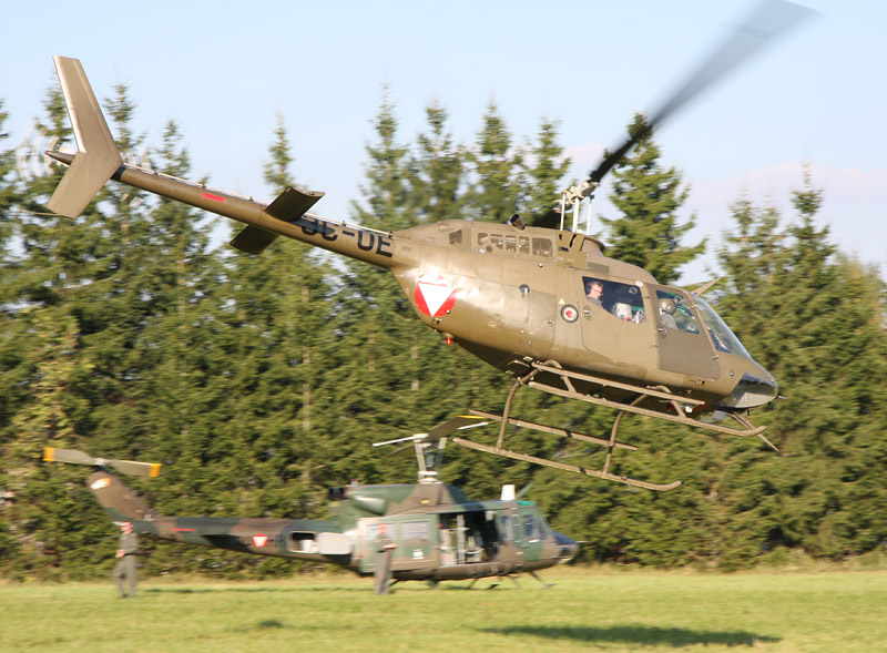 Hubschrauber stellen die Beweglichkeit der MFOR sicher. Alle Typen des Bundesheeres waren im Einsatz © Doppeladler.com