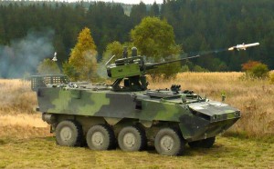Tschechischer Radpanzer Pandur feuert eine SPIKE LR Mehrzweck- / Panzerabwehrlenkwaffe ab © ACR