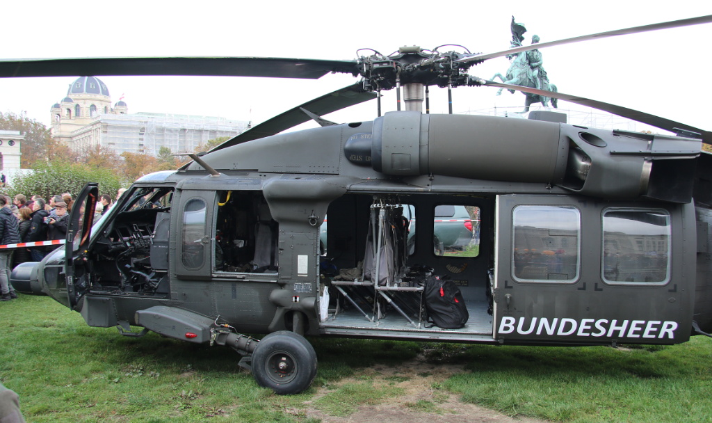 Sikorsky S-70A-42 Black Hawk © Doppeladler.com