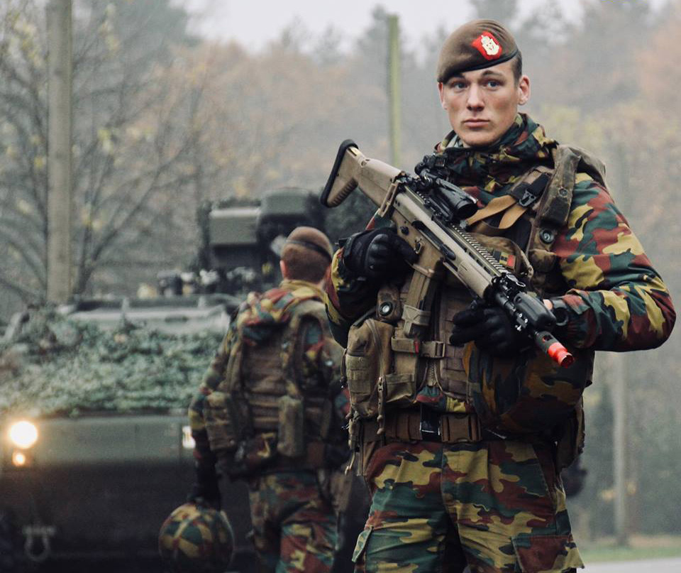 Belgischer Soldat mit FN SCAR Sturmgewehr © Bataljon Bevrijding