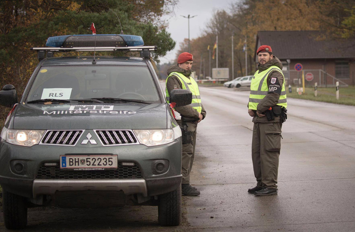 Militärpolizei bei der Regelung des Verkehrs © Bundesheer