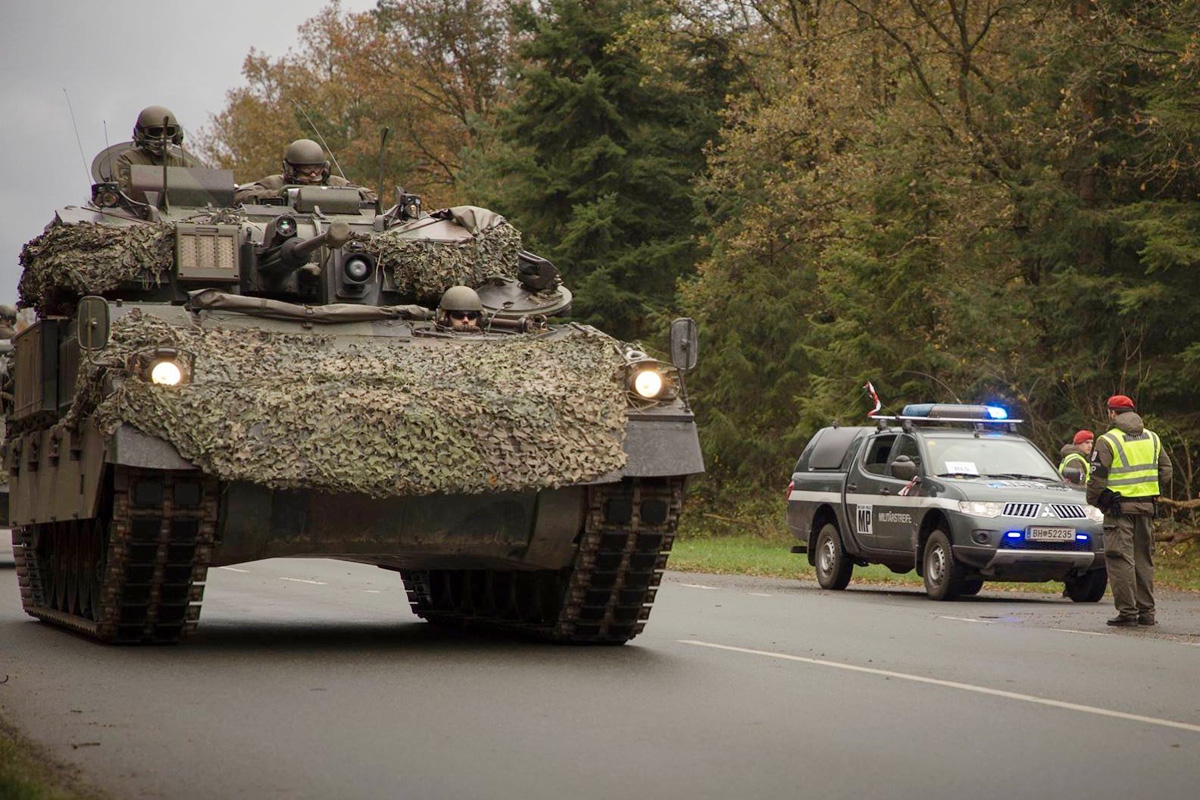 Schützenpanzer Ulan und Militärpolizei © Bundesheer