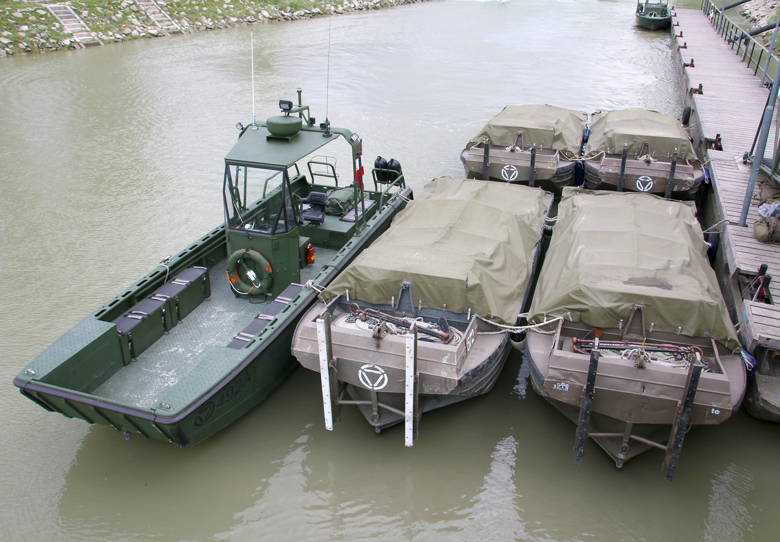 Arbeits- und Transportboot sowie M-Boote 80 © Doppeladler.com
