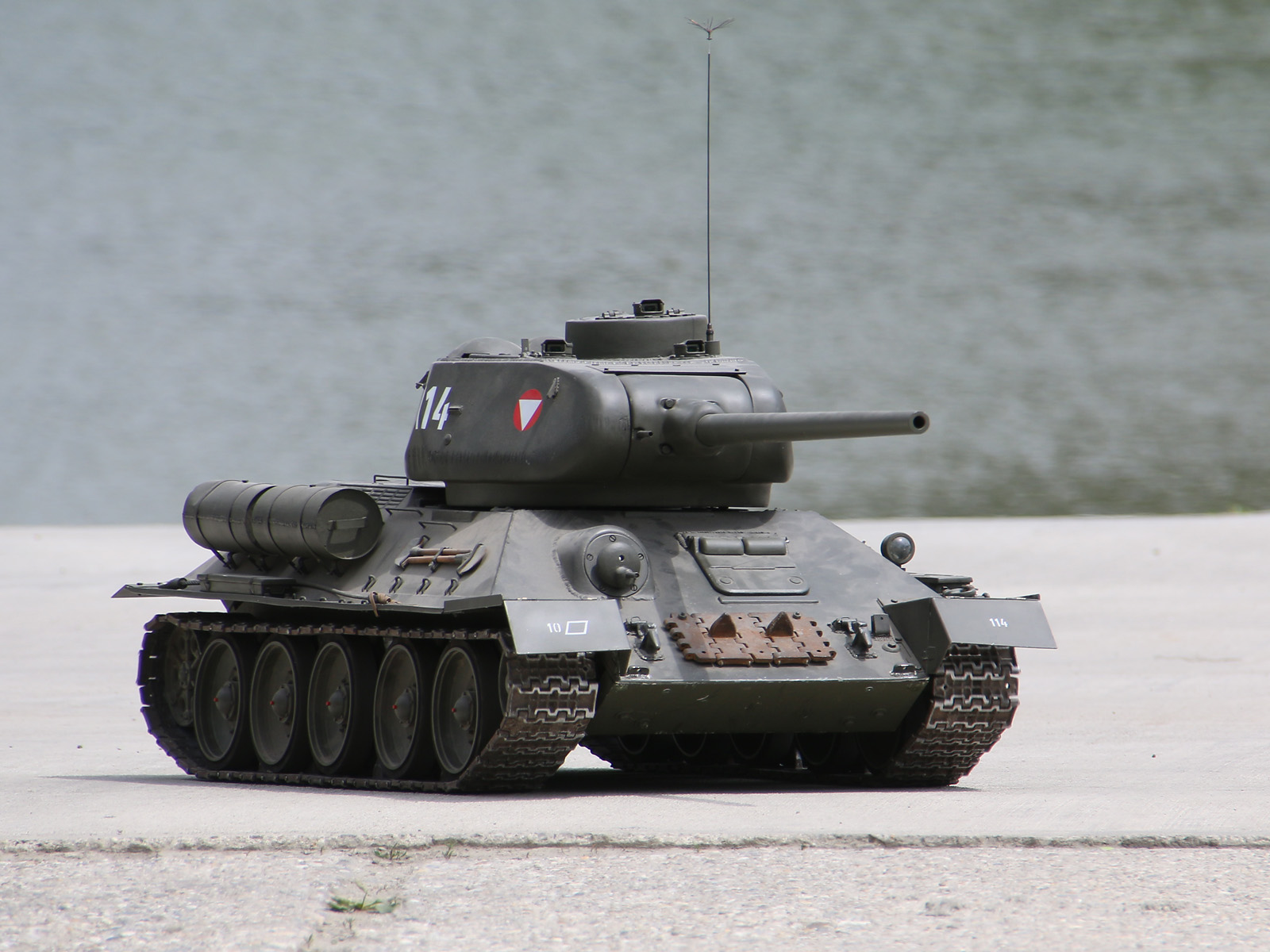 Ferngesteuerter T-34 Kampfpanzer des Bundesheeres © Doppeladler.com