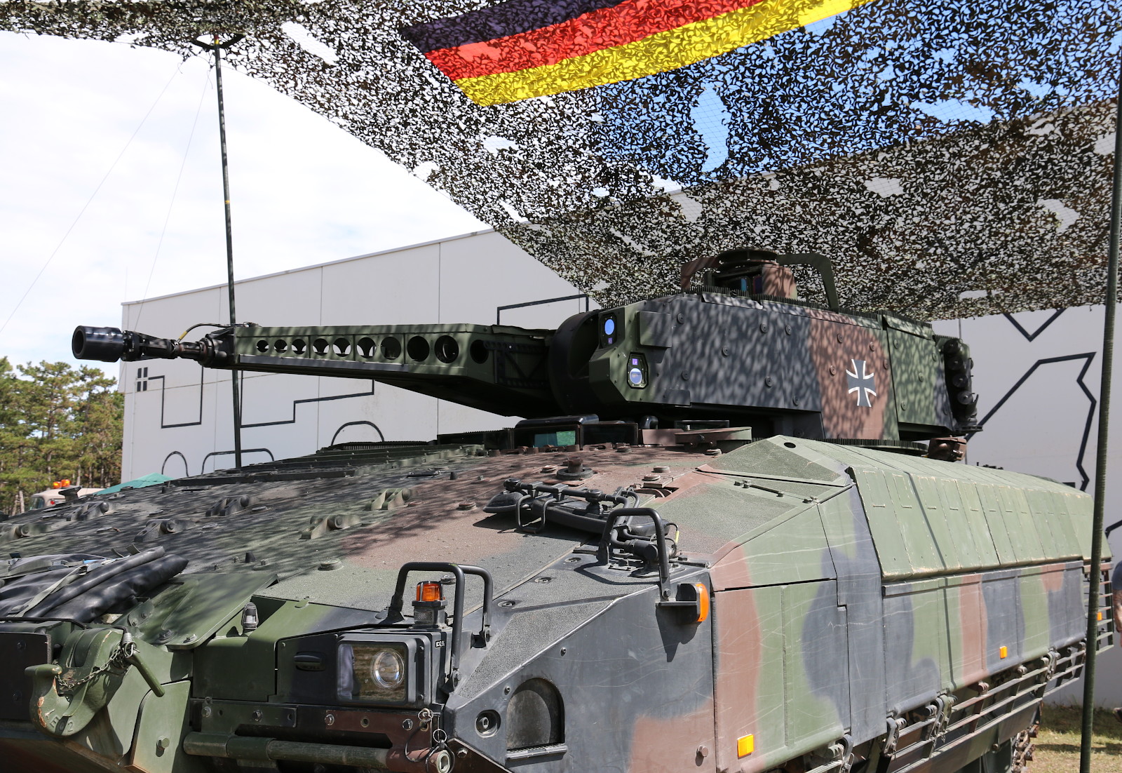 Schützenpanzer Puma des Panzergrenadierbataillons 122 der Deutschen Bundeswehr © Doppeladler.com