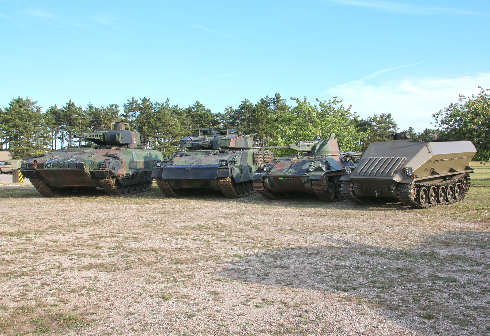 60 Jahre Schützenpanzer-Entwicklung in einem Bild - Puma, Ulan, 4K4E/F und 4K3H Prototyp © Doppeladler.com