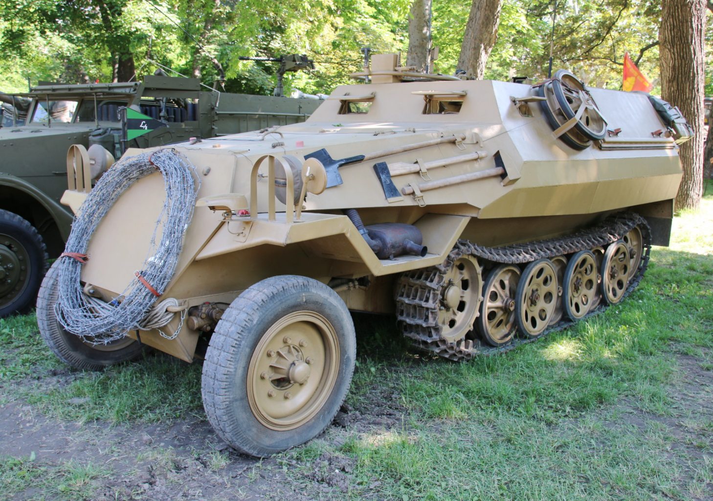 Der OT-810 ist ein tschechoslowakischer Schützenpanzerwagen, der auf dem Chassis des Sd.Kfz. 251 der deutschen Wehrmacht basiert © Doppeladler.com