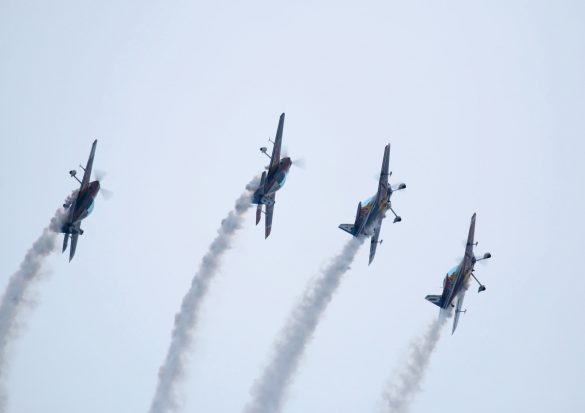 Czech Aerobatics Team auf vier XtremeAir XA42 © Doppeladler.com