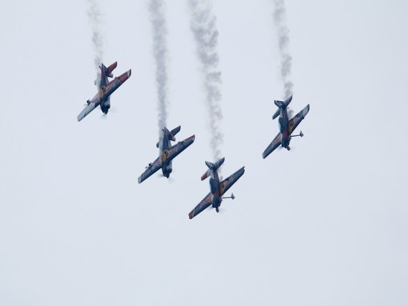 Czech Aerobatics Team auf vier XtremeAir XA42 © Doppeladler.com