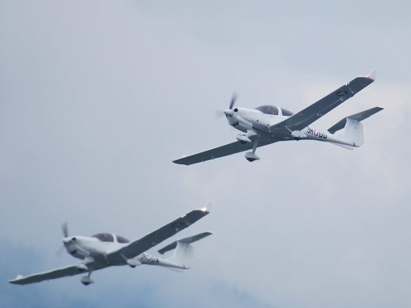 Diamond DA-40NG '3H-DD' mit '3H-DA' © Doppeladler.com