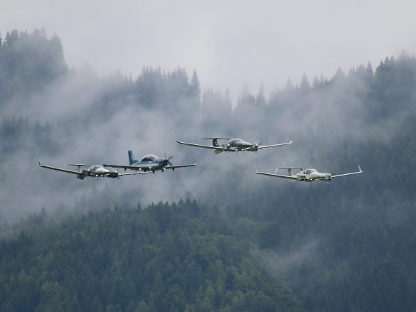 Diamond Aircraft 4er Formation aus Wr. Neustadt © Doppeladler.com