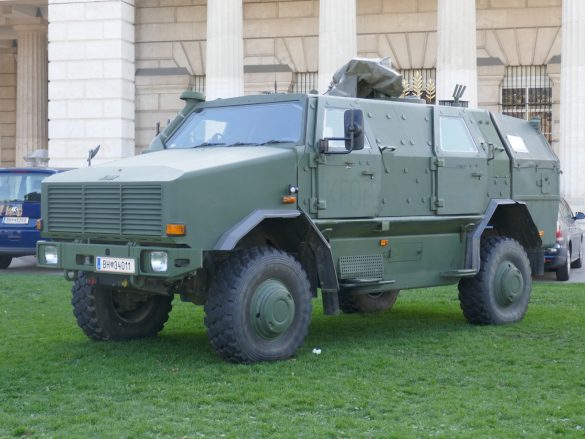 Allschutz-Transportfahrzeug ATF Dingo 2 als Patrouillen- und Sicherungsfahrzeug © Doppeladler.com