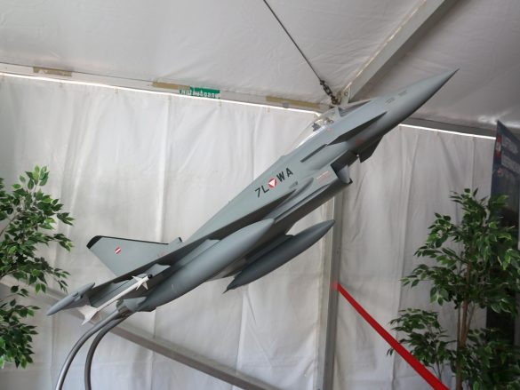 Einziger Flieger am Heldenplatz war dieses Eurofighter Typhoon Modell. Sidewinder-Raketen waren in Österreich bei diesem Typ nicht vorgesehen © Doppeladler.com