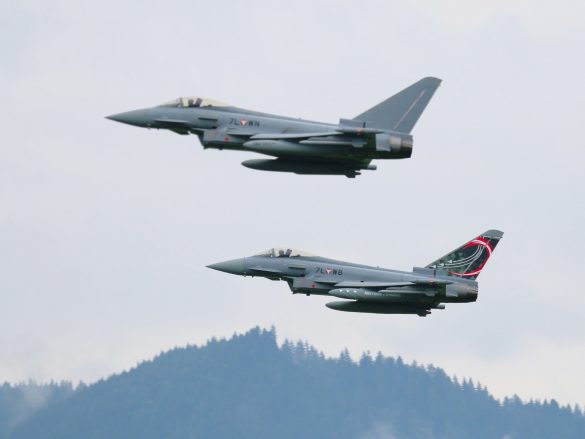 Eurofighter Typhoon '7L-WB' mit '7L-WN' © Doppeladler.com