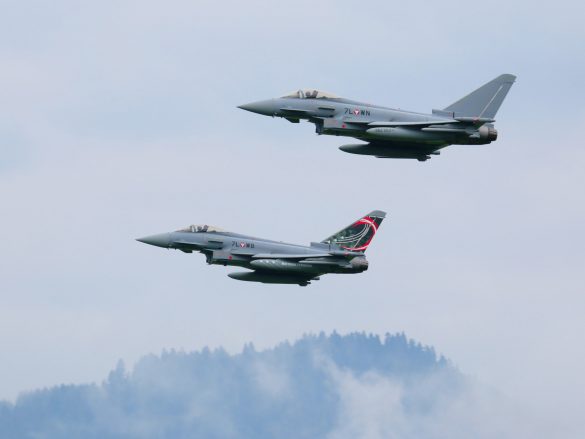 Eurofighter Typhoon '7L-WN' und '7L-WB' © Doppeladler.com