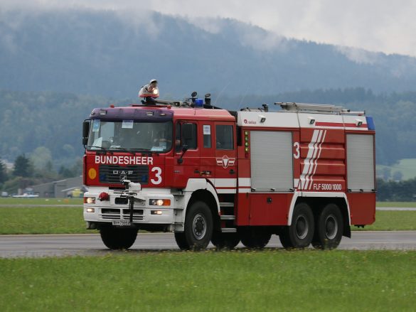 Flughafenlöschfahrzeug FLF 5000/1000 © Doppeladler.com