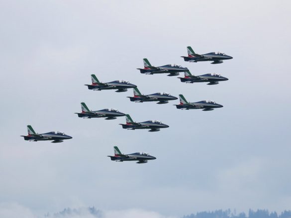 Frecce Tricolori (Aermacchi MB-339 PAN) © Doppeladler.com