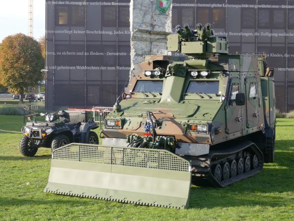 Das geschützte Universalgeländefahrzeug BvS10 AUT Hägglunds © Doppeladler.com