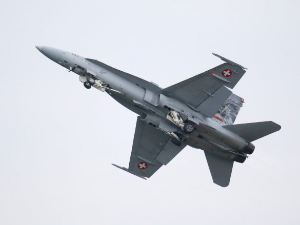 McDonnell Douglas F/A-18C Hornet 'J-5017' © Doppeladler.com