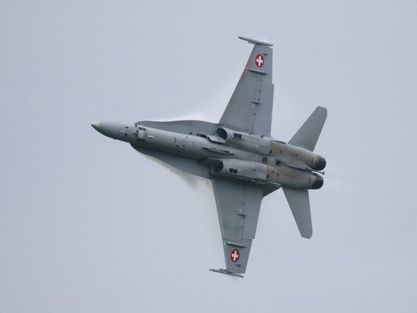 McDonnell Douglas F/A-18C Hornet 'J-5017' © Doppeladler.com