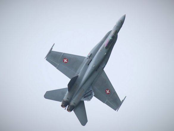 McDonnell Douglas F/A-18C Hornet 'J-5017' © Doppeladler.com