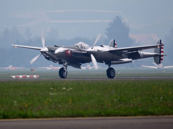 Lockheed P-38L Lightning 'N25Y' © Doppeladler.com