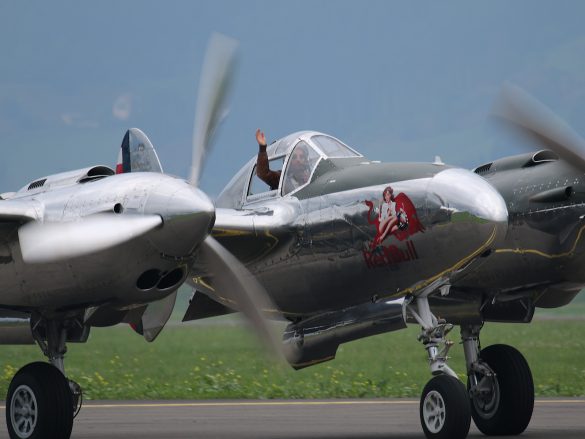 Lockheed P-38L Lightning 'N25Y' © Doppeladler.com