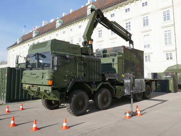 ABC Dekontaminationssystem MAMMUT auf Trägerfahrzeug RMMV MAN HX2 41.545 8x8 BB-MIL © Doppeladler.com