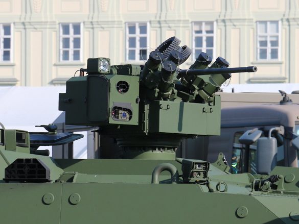 Elektrisch fernbedienbare Waffenstation WS4 Panther des PANDUR Evolution © Doppeladler.com