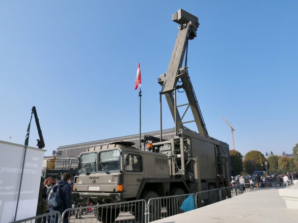 Zielzuweisungs- & Tieffliegererfassungsradar (Thomson RAC3D Flamingo) © Doppeladler.com