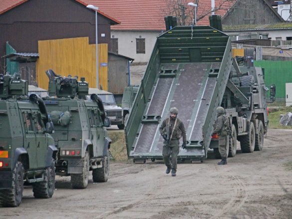 Nun soll der beschädigte HUSAR abgeschleppt werden © Doppeladler.com