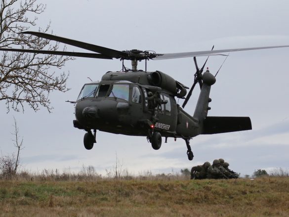 Sikorsky S-70A-42 Black Hawk '6M-BE' © Doppeladler.com
