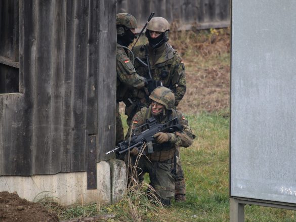 Deutsche Fallschirmjäger © Doppeladler.com