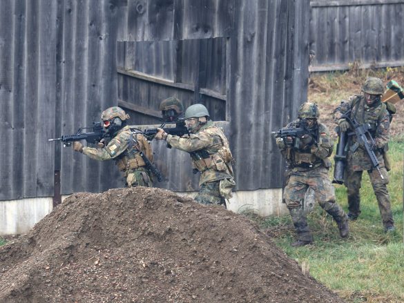 Deutsche Fallschirmjäger © Doppeladler.com