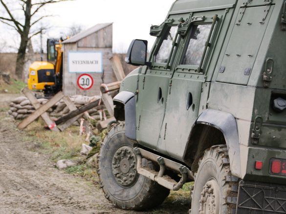 Der Kampfverband hat Steinbach umstellt © Doppeladler.com