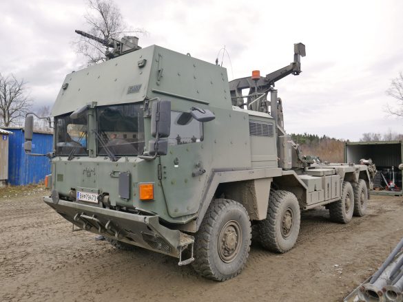 MAN 38.440 8x8 ÖBH mit dem Munitionscontainer © Doppeladler.com