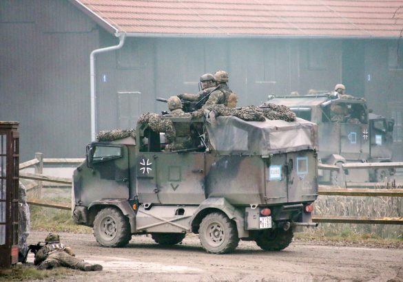 Die Fallschirmjäger rücken weiter vor © Doppeladler.com