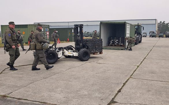 Ferngesteuerter Palfinger FLG 140 Crayler auf der Main Operating Base © Bundesheer