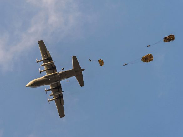 Absprung von Jägerbataillon 25 und dem deutschen Fallschirmjägerregiment 26 © Bundesheer