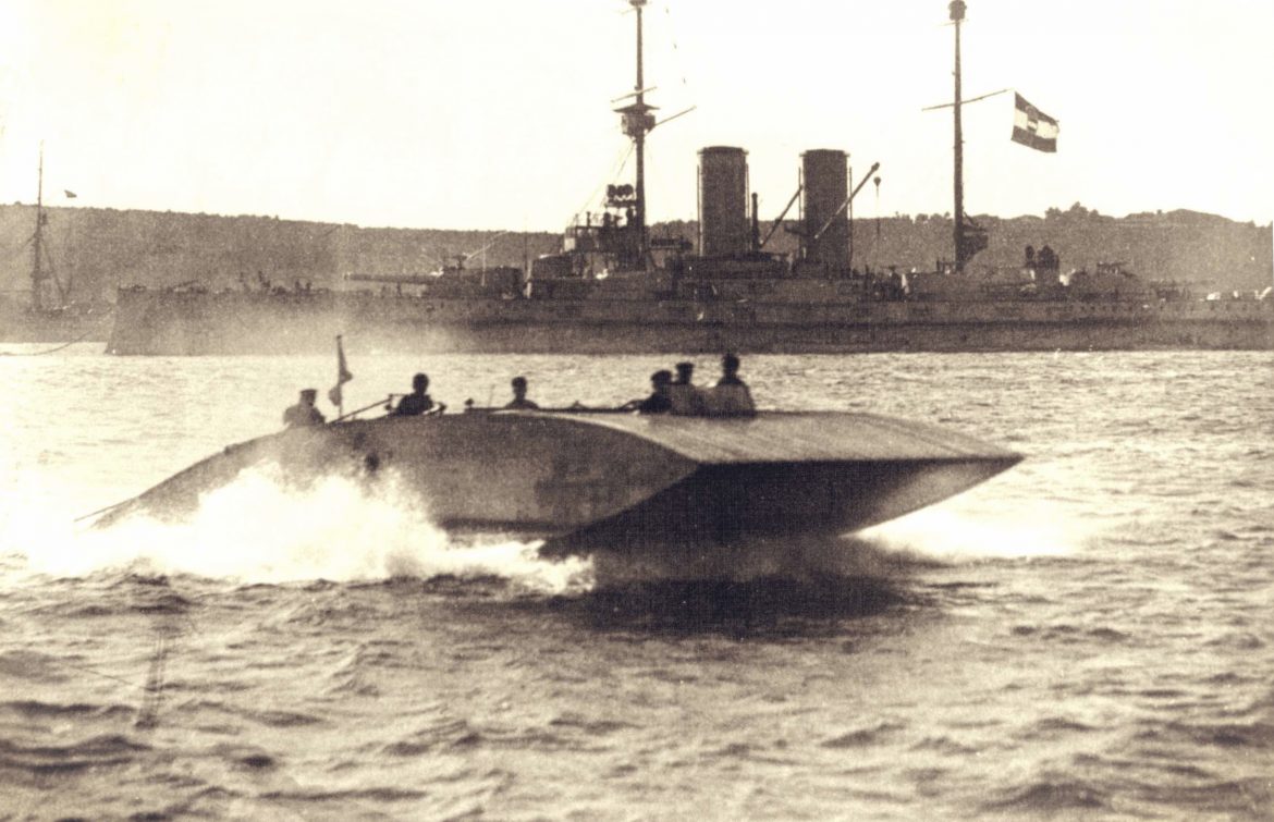 Versuchsgleitboot Thomamühl