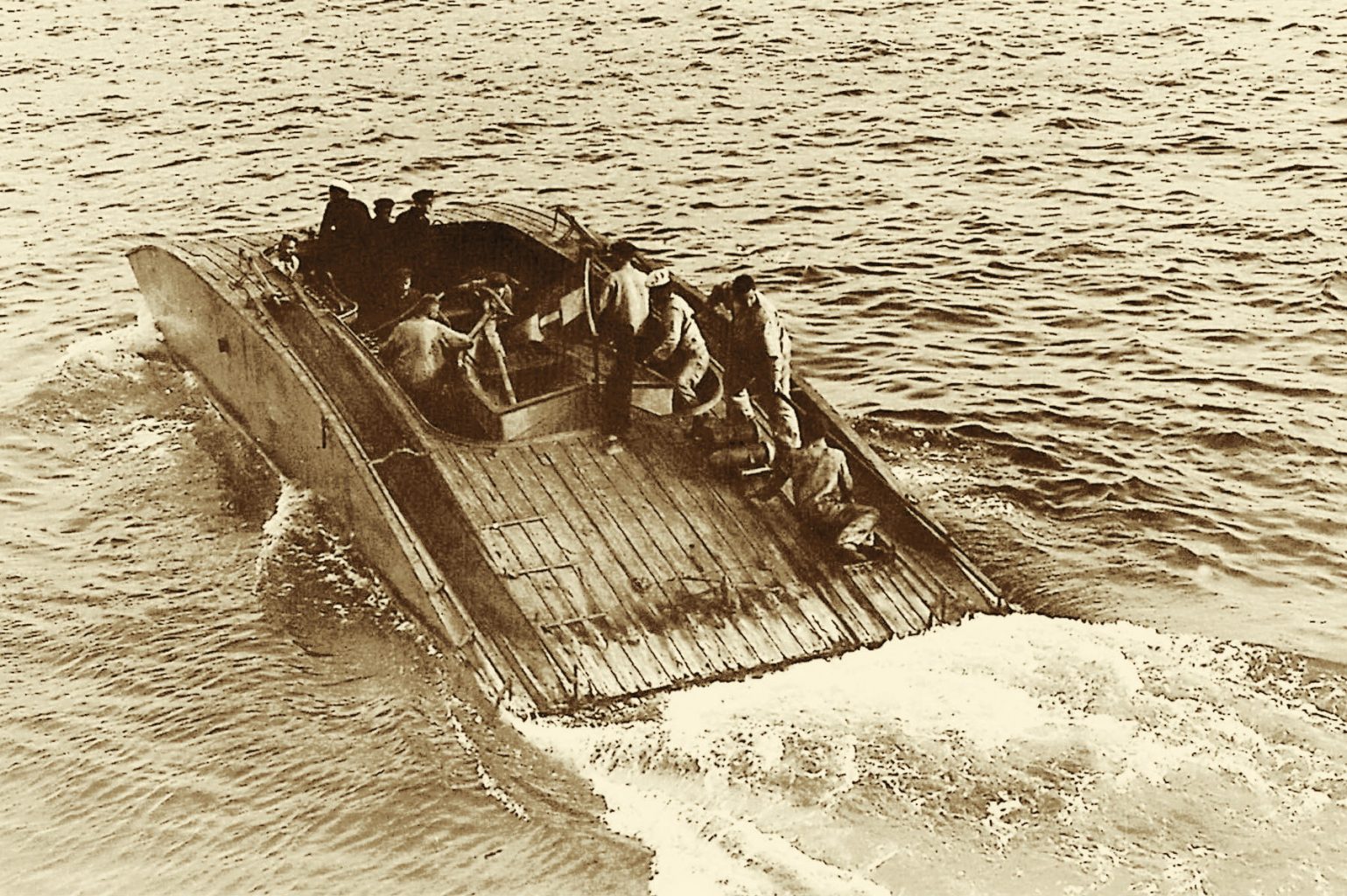 Das Deck des Versuchsgleitboots Thomamühl