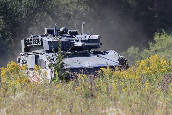 Schützenpanzer Ulan rücken vor © Doppeladler.com